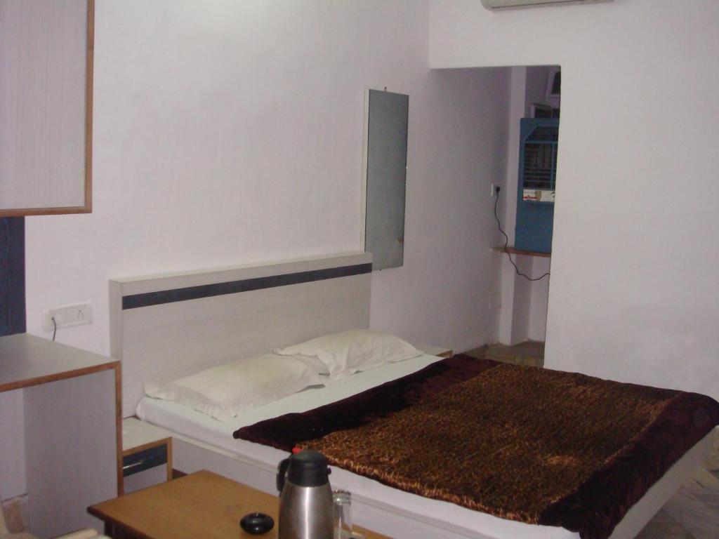 Hotel Golden Deluxe Jaipur Bilik gambar