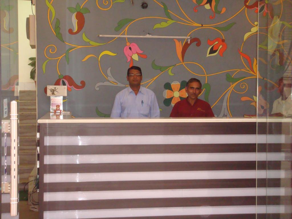 Hotel Golden Deluxe Jaipur Luaran gambar