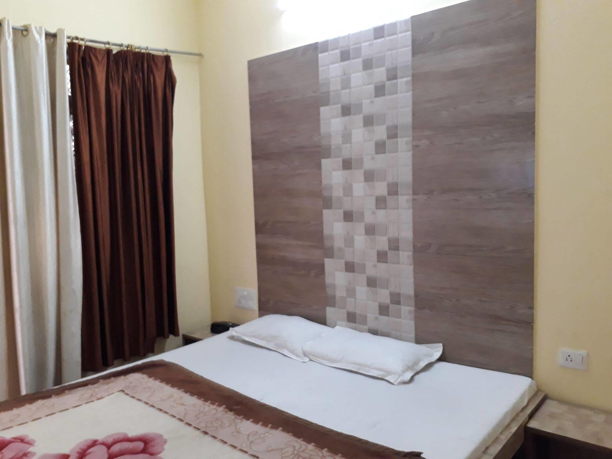 Hotel Golden Deluxe Jaipur Luaran gambar