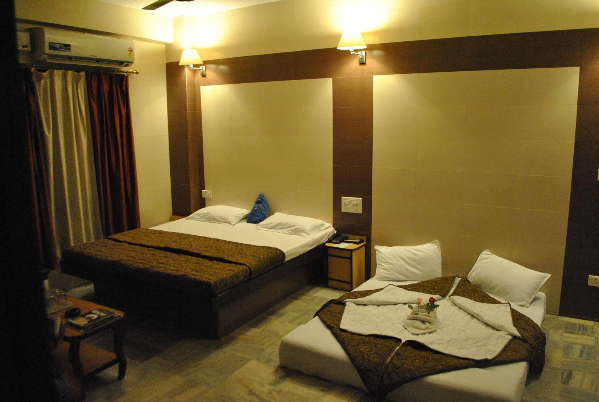 Hotel Golden Deluxe Jaipur Luaran gambar