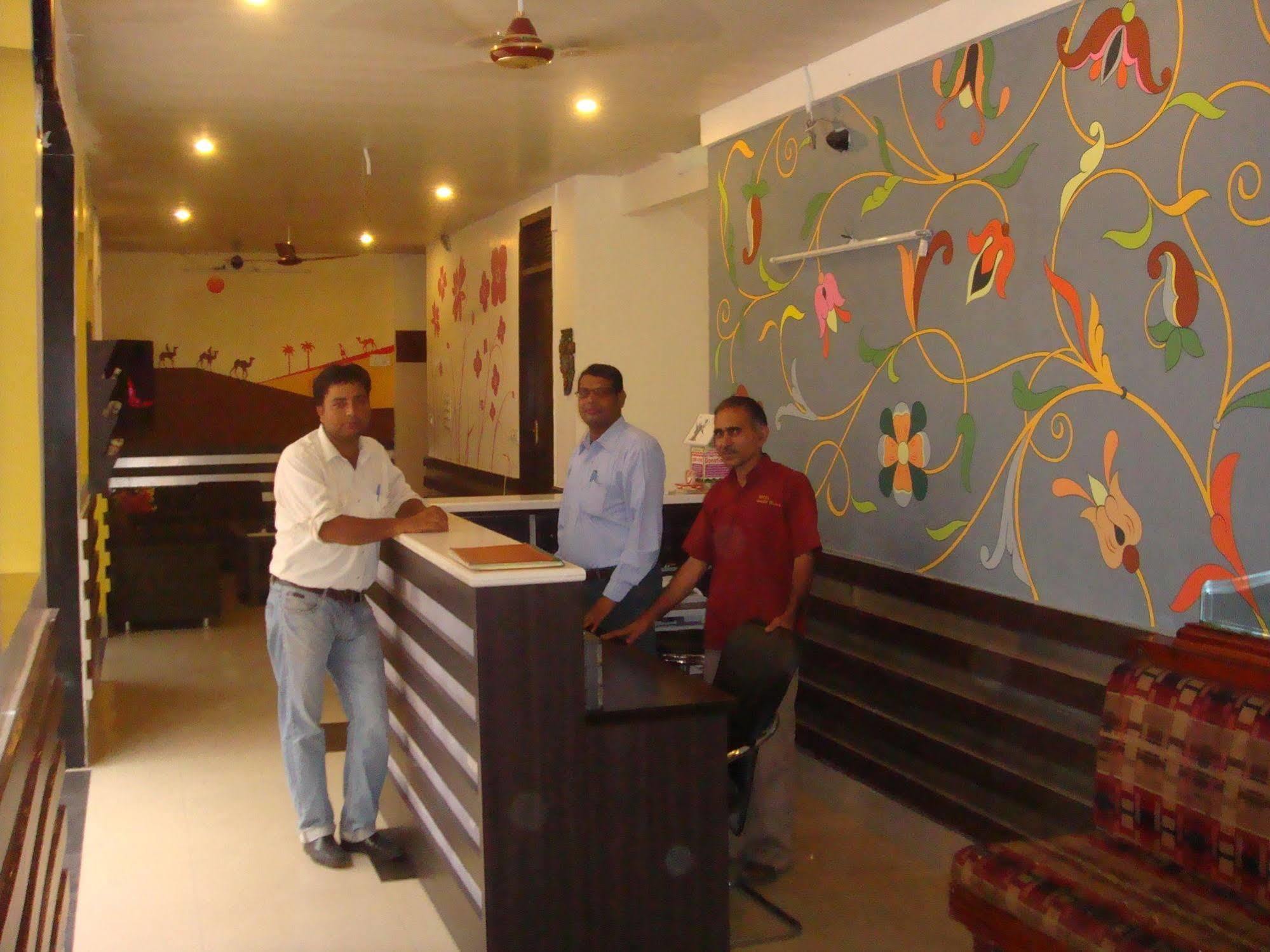 Hotel Golden Deluxe Jaipur Luaran gambar
